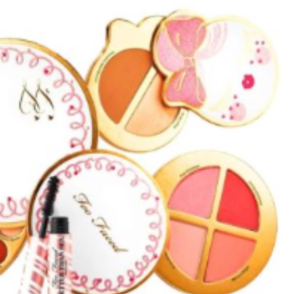 PERFECT GIFT! TOO FACED - LET IT SNOW GIRL- LIMITED EDITION KIT - Picture 8 of 9